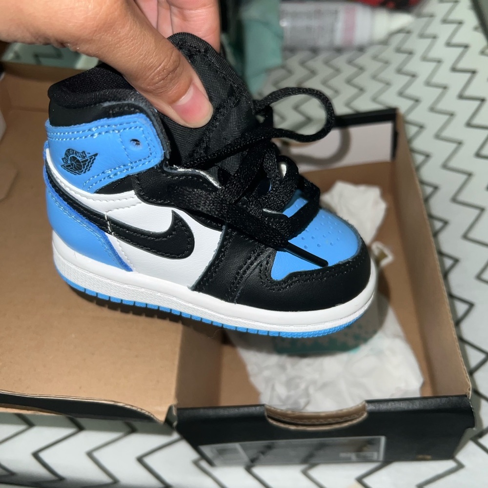 Baby Jordan’s Blue & Black Unc Toes 4C